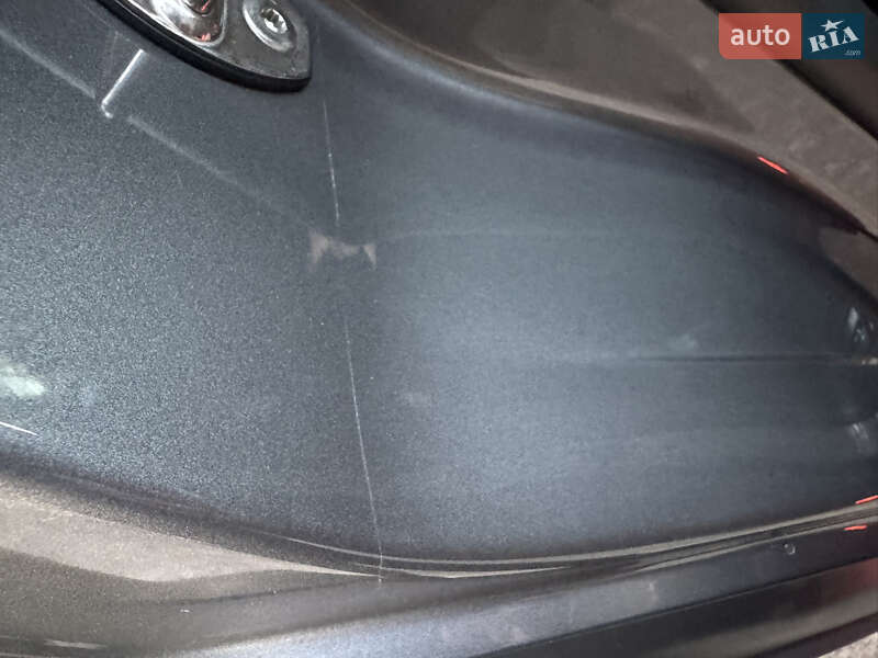 Позашляховик / Кросовер Volkswagen Touareg 2017 в Києві