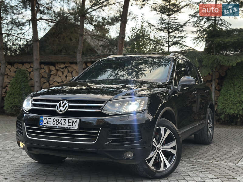 Внедорожник / Кроссовер Volkswagen Touareg 2011 в Черновцах