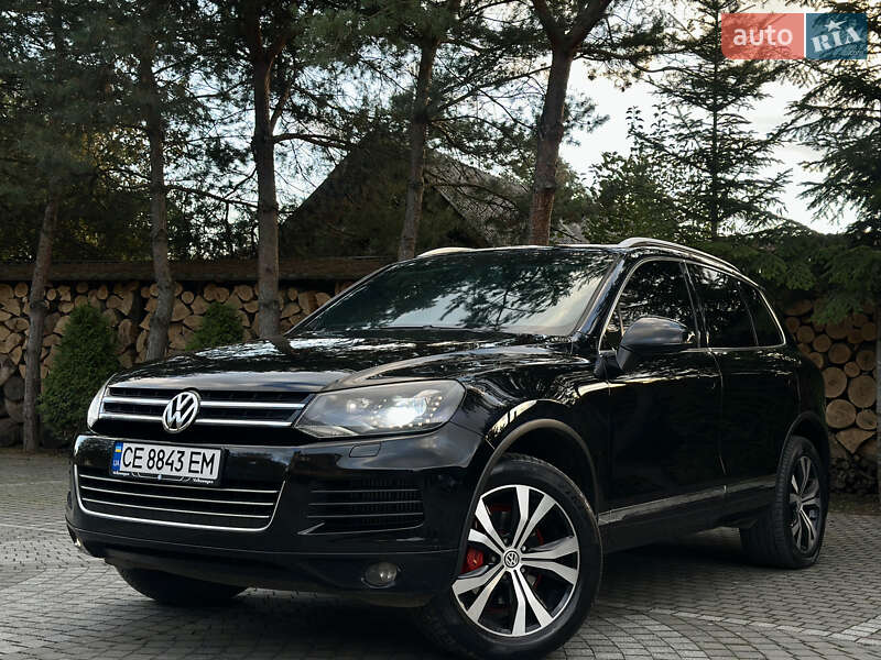 Внедорожник / Кроссовер Volkswagen Touareg 2011 в Черновцах