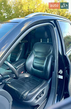 Внедорожник / Кроссовер Volkswagen Touareg 2011 в 