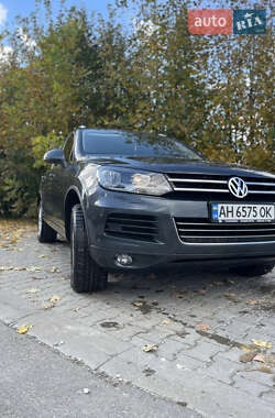 Внедорожник / Кроссовер Volkswagen Touareg 2013 в 