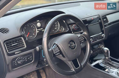 Внедорожник / Кроссовер Volkswagen Touareg 2013 в 