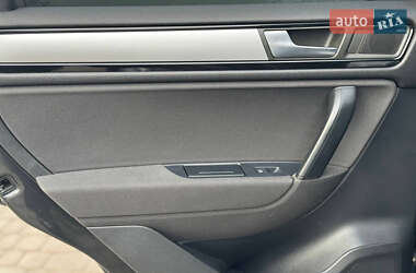 Внедорожник / Кроссовер Volkswagen Touareg 2013 в 