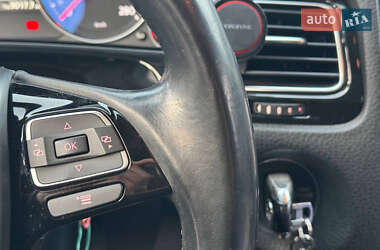 Внедорожник / Кроссовер Volkswagen Touareg 2013 в 