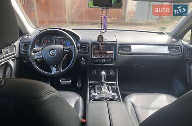 Внедорожник / Кроссовер Volkswagen Touareg 2013 в 