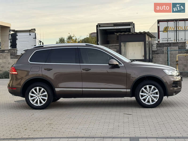 Внедорожник / Кроссовер Volkswagen Touareg 2014 в Мукачево