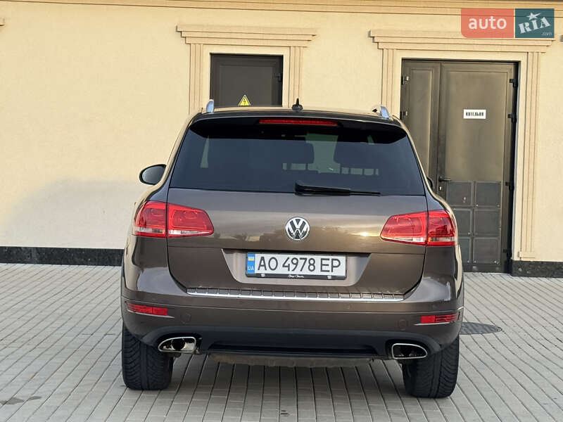 Внедорожник / Кроссовер Volkswagen Touareg 2014 в Мукачево