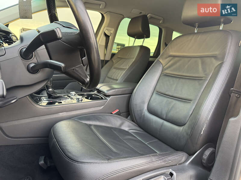 Внедорожник / Кроссовер Volkswagen Touareg 2014 в Мукачево