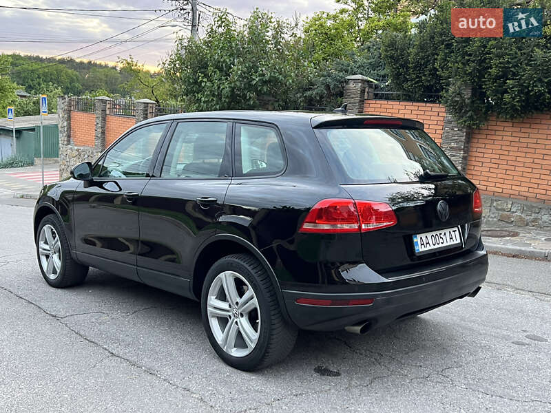 Позашляховик / Кросовер Volkswagen Touareg 2015 в Києві фото 8 Позашляховик / Кросовер Volkswagen Touareg 2015 в Києві