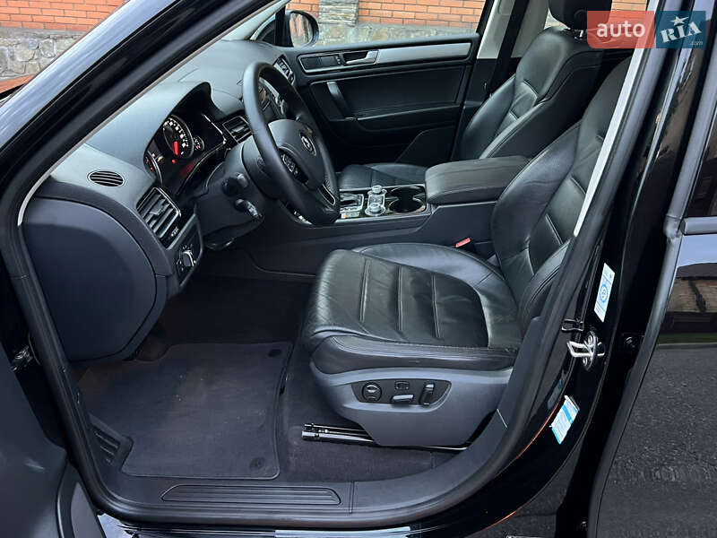 Позашляховик / Кросовер Volkswagen Touareg 2015 в Києві фото 31 Позашляховик / Кросовер Volkswagen Touareg 2015 в Києві