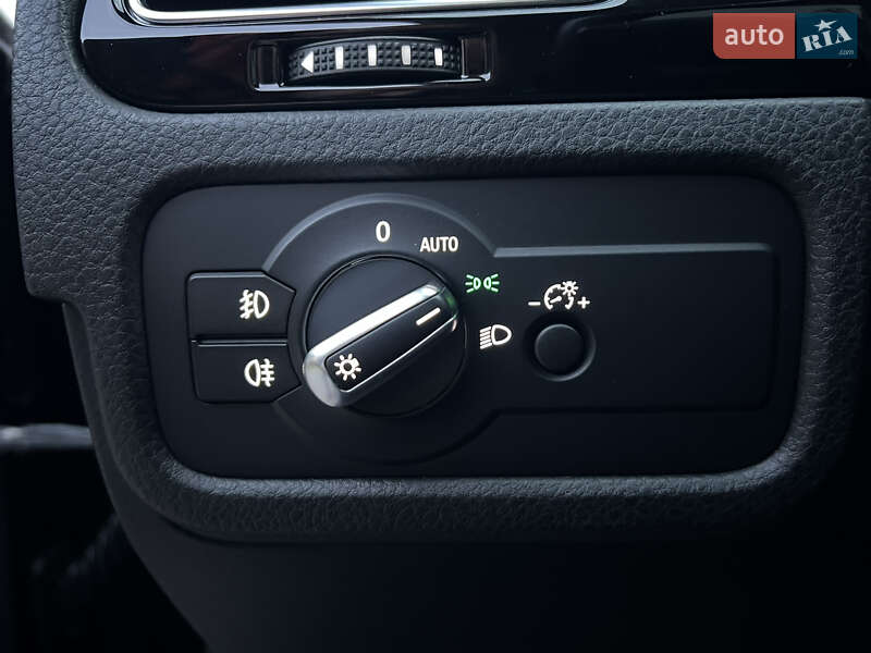 Позашляховик / Кросовер Volkswagen Touareg 2015 в Києві фото 49 Позашляховик / Кросовер Volkswagen Touareg 2015 в Києві