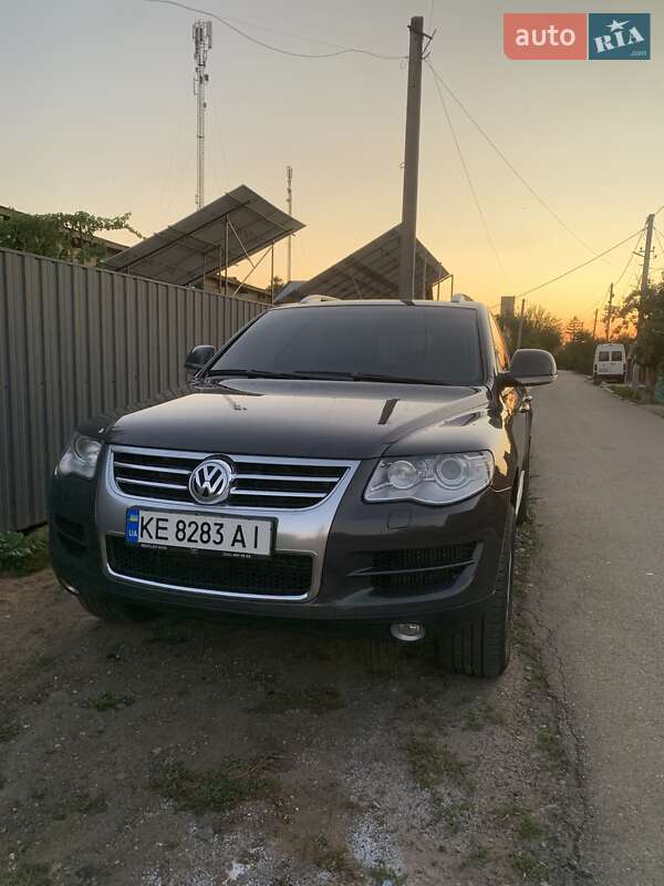 Позашляховик / Кросовер Volkswagen Touareg 2008 в 