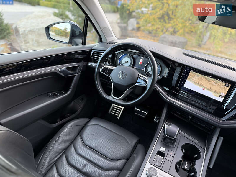 Позашляховик / Кросовер Volkswagen Touareg 2021 в Дніпрі фото 19 Позашляховик / Кросовер Volkswagen Touareg 2021 в Дніпрі