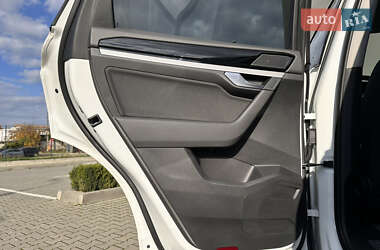 Внедорожник / Кроссовер Volkswagen Touareg 2020 в 
