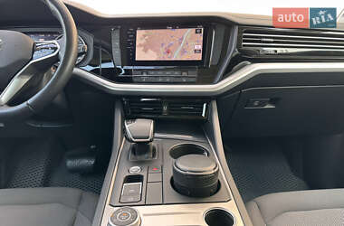 Внедорожник / Кроссовер Volkswagen Touareg 2020 в 