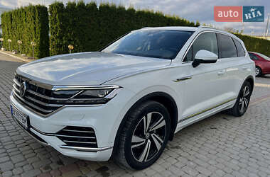 Внедорожник / Кроссовер Volkswagen Touareg 2019 в Дунаевцах