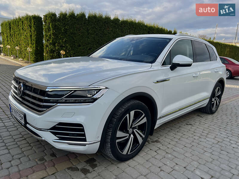 Внедорожник / Кроссовер Volkswagen Touareg 2019 в 