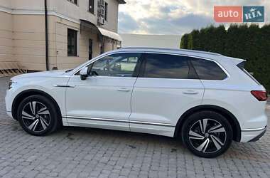 Внедорожник / Кроссовер Volkswagen Touareg 2019 в 