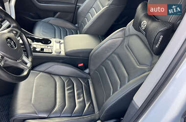 Внедорожник / Кроссовер Volkswagen Touareg 2019 в 