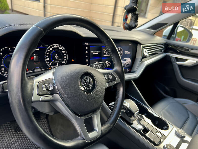 Внедорожник / Кроссовер Volkswagen Touareg 2019 в Дунаевцах фото 38 Внедорожник / Кроссовер Volkswagen Touareg 2019 в Дунаевцах