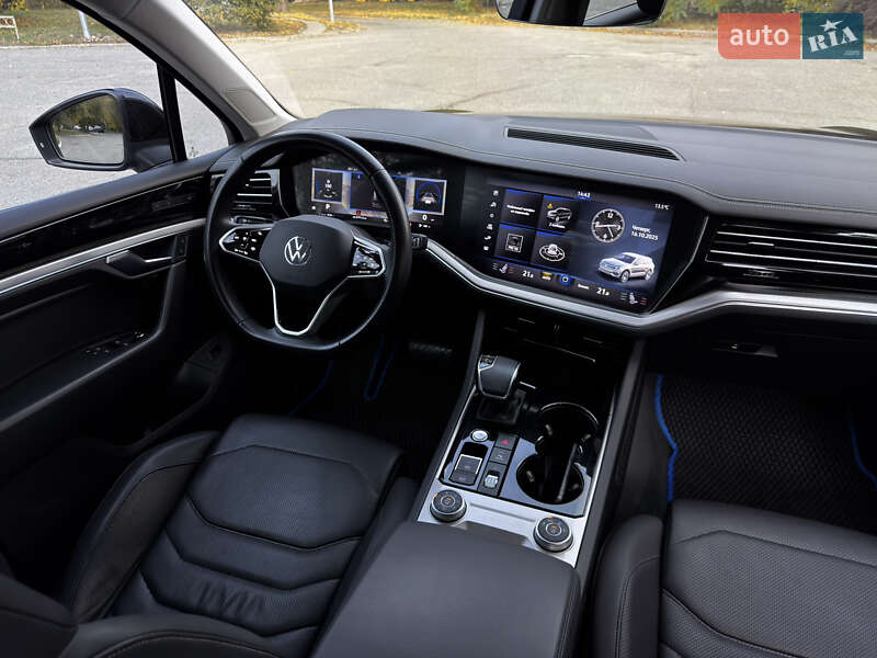 Внедорожник / Кроссовер Volkswagen Touareg 2021 в Днепре