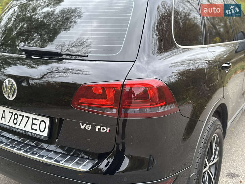 Внедорожник / Кроссовер Volkswagen Touareg 2012 в Звенигородке