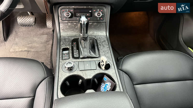 Внедорожник / Кроссовер Volkswagen Touareg 2012 в Звенигородке