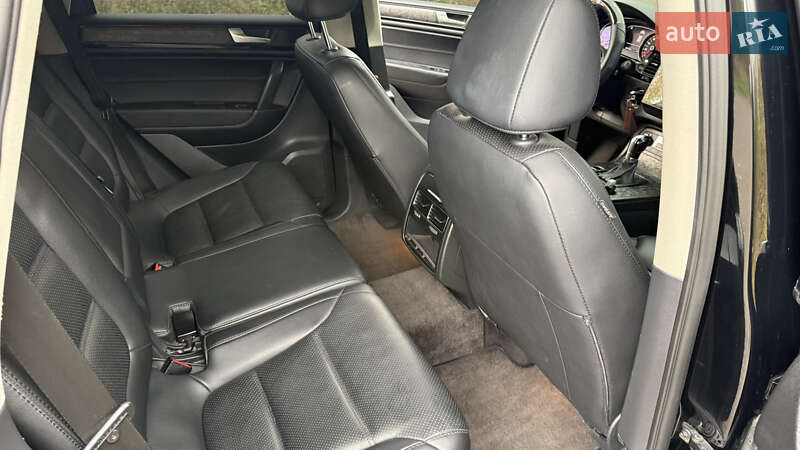 Внедорожник / Кроссовер Volkswagen Touareg 2012 в Звенигородке