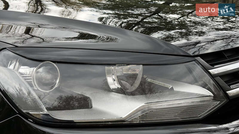 Внедорожник / Кроссовер Volkswagen Touareg 2012 в Звенигородке