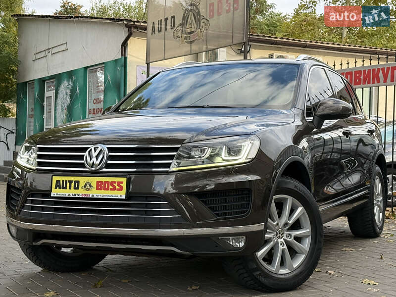 Внедорожник / Кроссовер Volkswagen Touareg 2016 в Николаеве