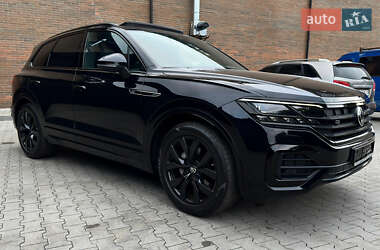 Внедорожник / Кроссовер Volkswagen Touareg 2022 в 