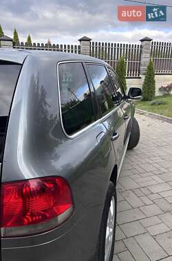 Внедорожник / Кроссовер Volkswagen Touareg 2004 в 