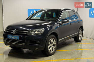Внедорожник / Кроссовер Volkswagen Touareg 2013 в Киеве