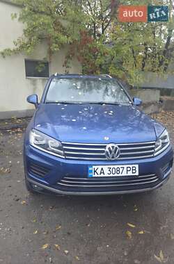Внедорожник / Кроссовер Volkswagen Touareg 2016 в Киеве