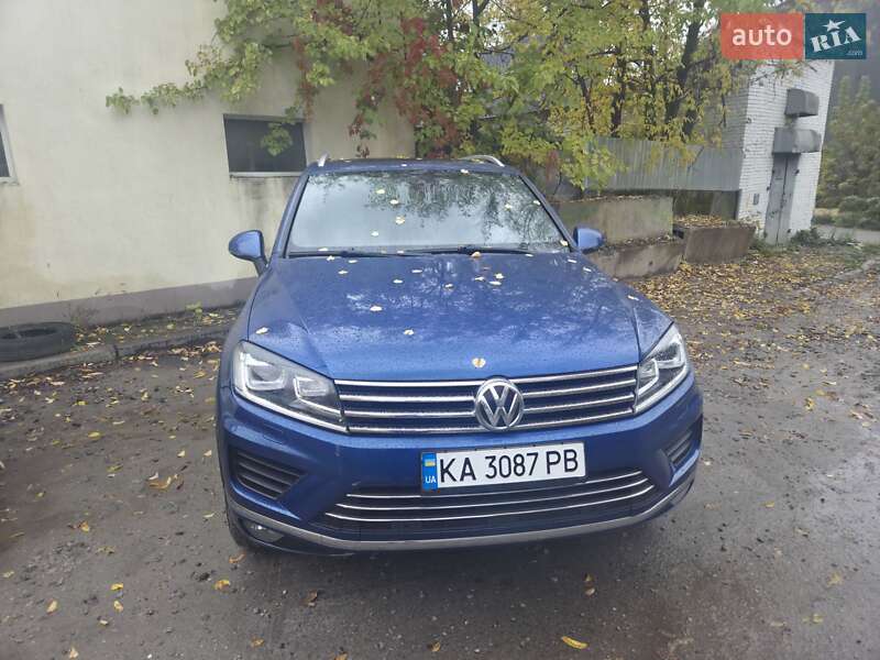Внедорожник / Кроссовер Volkswagen Touareg 2016 в Киеве