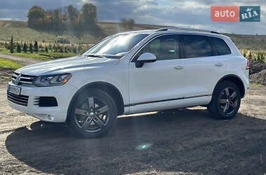 Внедорожник / Кроссовер Volkswagen Touareg 2013 в 