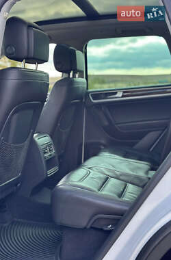 Внедорожник / Кроссовер Volkswagen Touareg 2013 в 