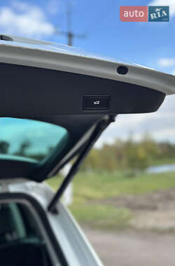 Внедорожник / Кроссовер Volkswagen Touareg 2013 в 