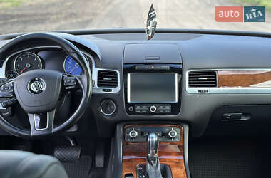 Внедорожник / Кроссовер Volkswagen Touareg 2013 в 