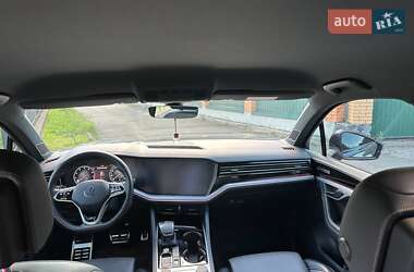 Внедорожник / Кроссовер Volkswagen Touareg 2021 в 