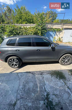 Внедорожник / Кроссовер Volkswagen Touareg 2015 в 