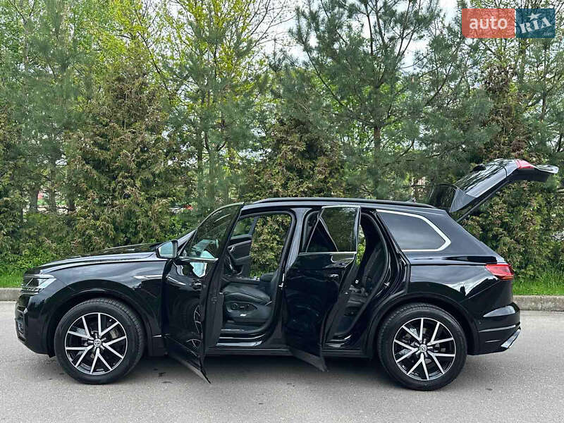 Позашляховик / Кросовер Volkswagen Touareg 2018 в Сарнах фото 19 Позашляховик / Кросовер Volkswagen Touareg 2018 в Сарнах