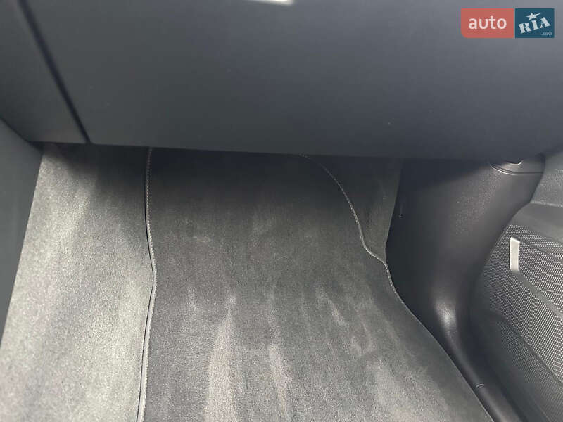 Позашляховик / Кросовер Volkswagen Touareg 2018 в Сарнах фото 65 Позашляховик / Кросовер Volkswagen Touareg 2018 в Сарнах