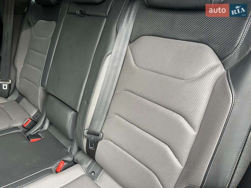 Позашляховик / Кросовер Volkswagen Touareg 2018 в Сарнах фото 71 Позашляховик / Кросовер Volkswagen Touareg 2018 в Сарнах