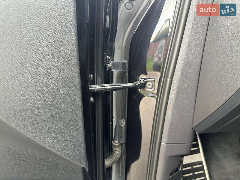 Позашляховик / Кросовер Volkswagen Touareg 2018 в Сарнах фото 93 Позашляховик / Кросовер Volkswagen Touareg 2018 в Сарнах