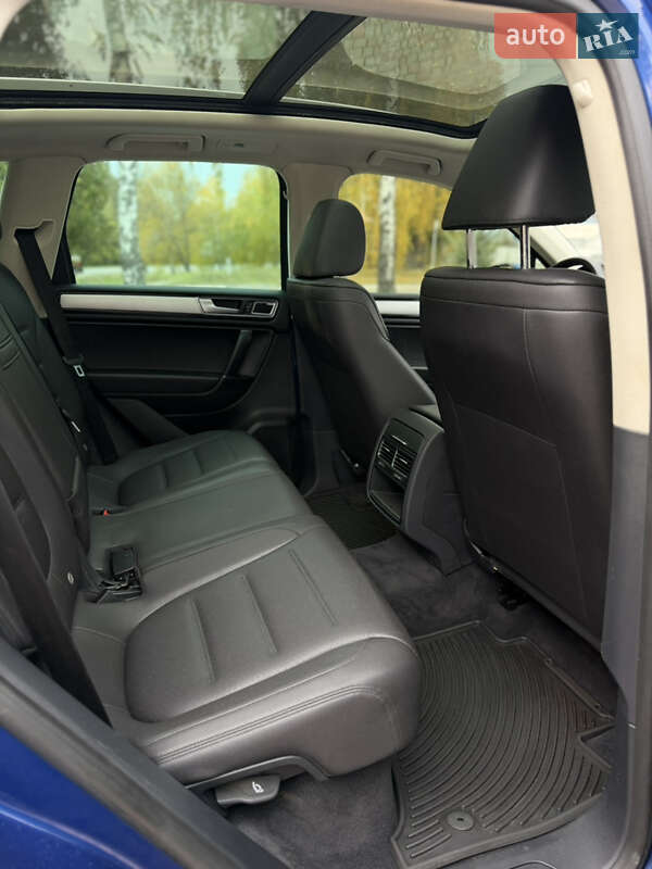 Внедорожник / Кроссовер Volkswagen Touareg 2017 в Лубнах