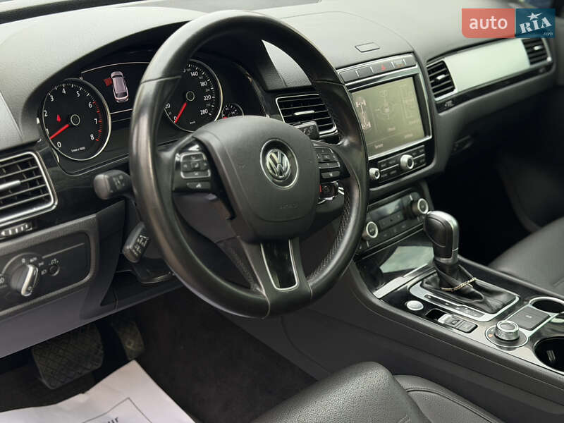 Внедорожник / Кроссовер Volkswagen Touareg 2017 в Лубнах