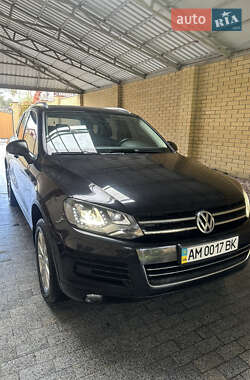 Внедорожник / Кроссовер Volkswagen Touareg 2013 в Житомире
