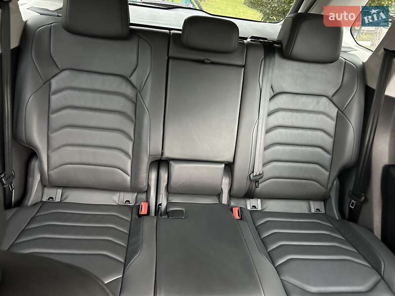 Позашляховик / Кросовер Volkswagen Touareg 2019 в Києві фото 29 Позашляховик / Кросовер Volkswagen Touareg 2019 в Києві