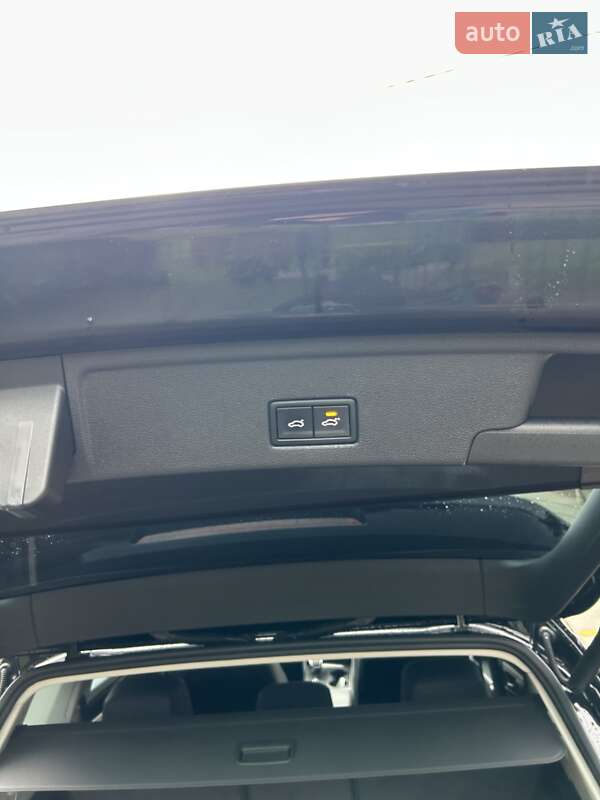 Позашляховик / Кросовер Volkswagen Touareg 2019 в Києві фото 15 Позашляховик / Кросовер Volkswagen Touareg 2019 в Києві